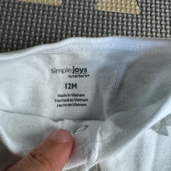 Like New Carter’s 3 pack Romper Set - Size 12 Months - Picture 2 of 2